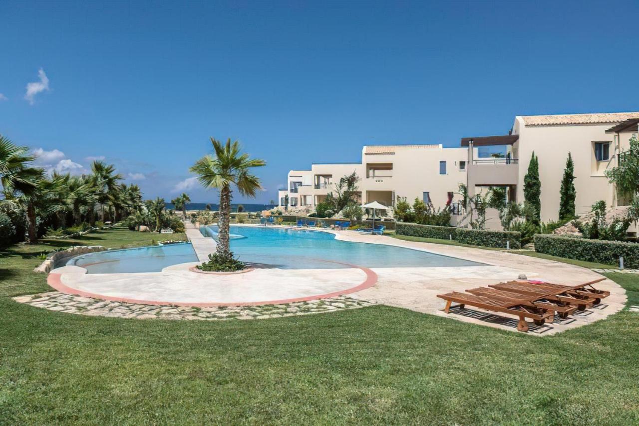 Resitour - Aphrodite Beachfront Pírgosz Pszilonéru Szoba fotó