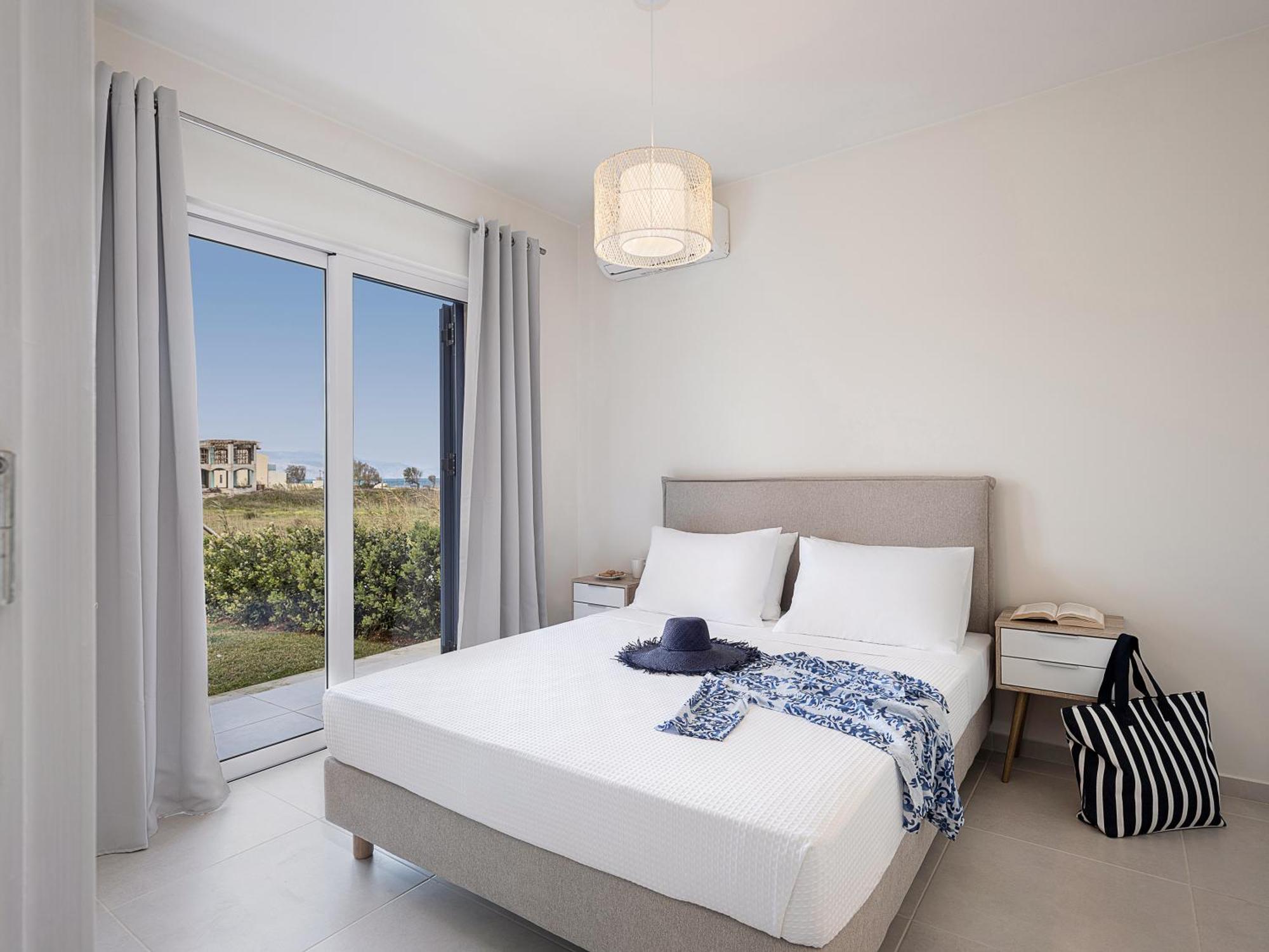 Resitour - Aphrodite Beachfront Pírgosz Pszilonéru Kültér fotó