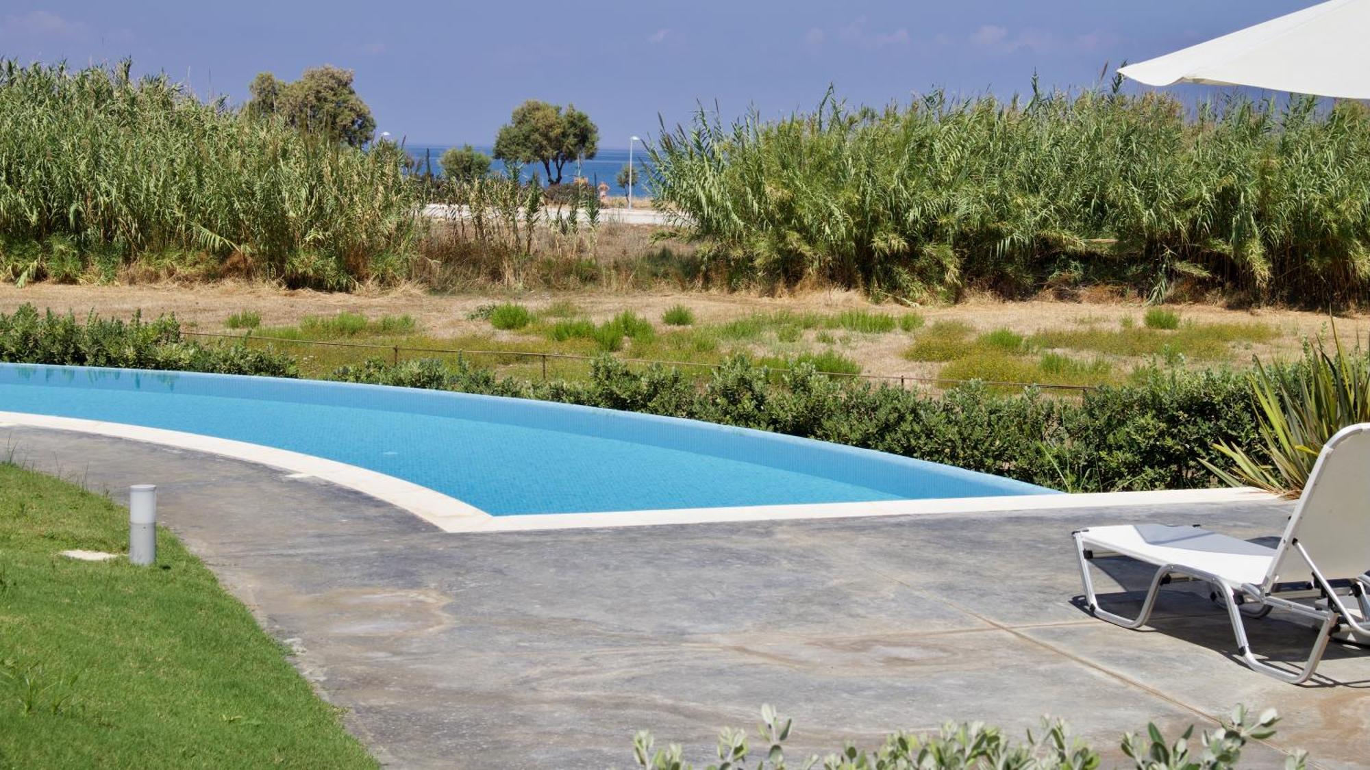 Resitour - Aphrodite Beachfront Pírgosz Pszilonéru Szoba fotó