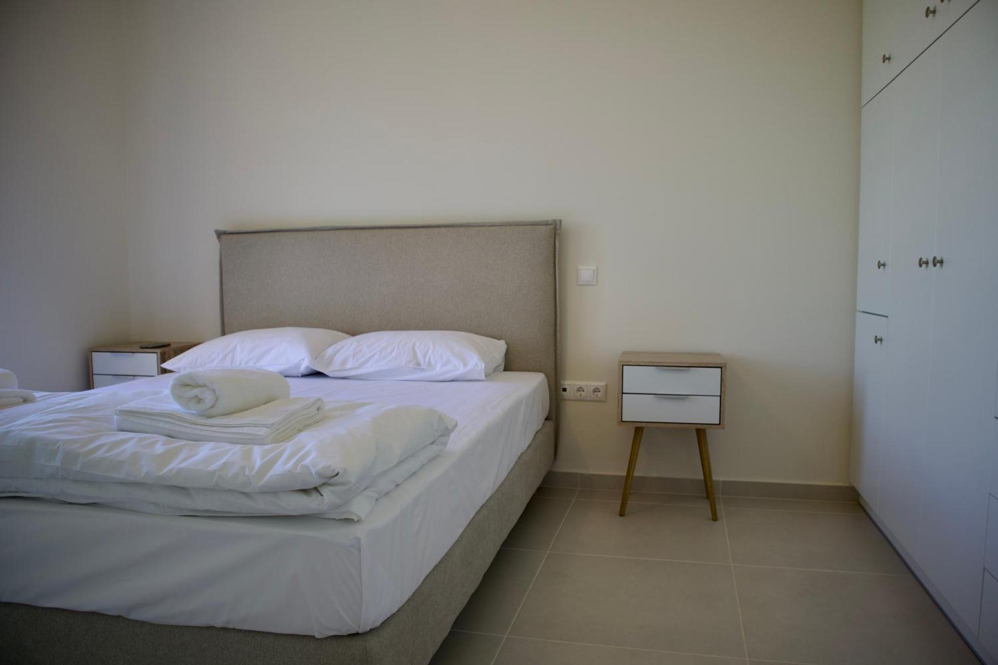 Resitour - Aphrodite Beachfront Pírgosz Pszilonéru Szoba fotó