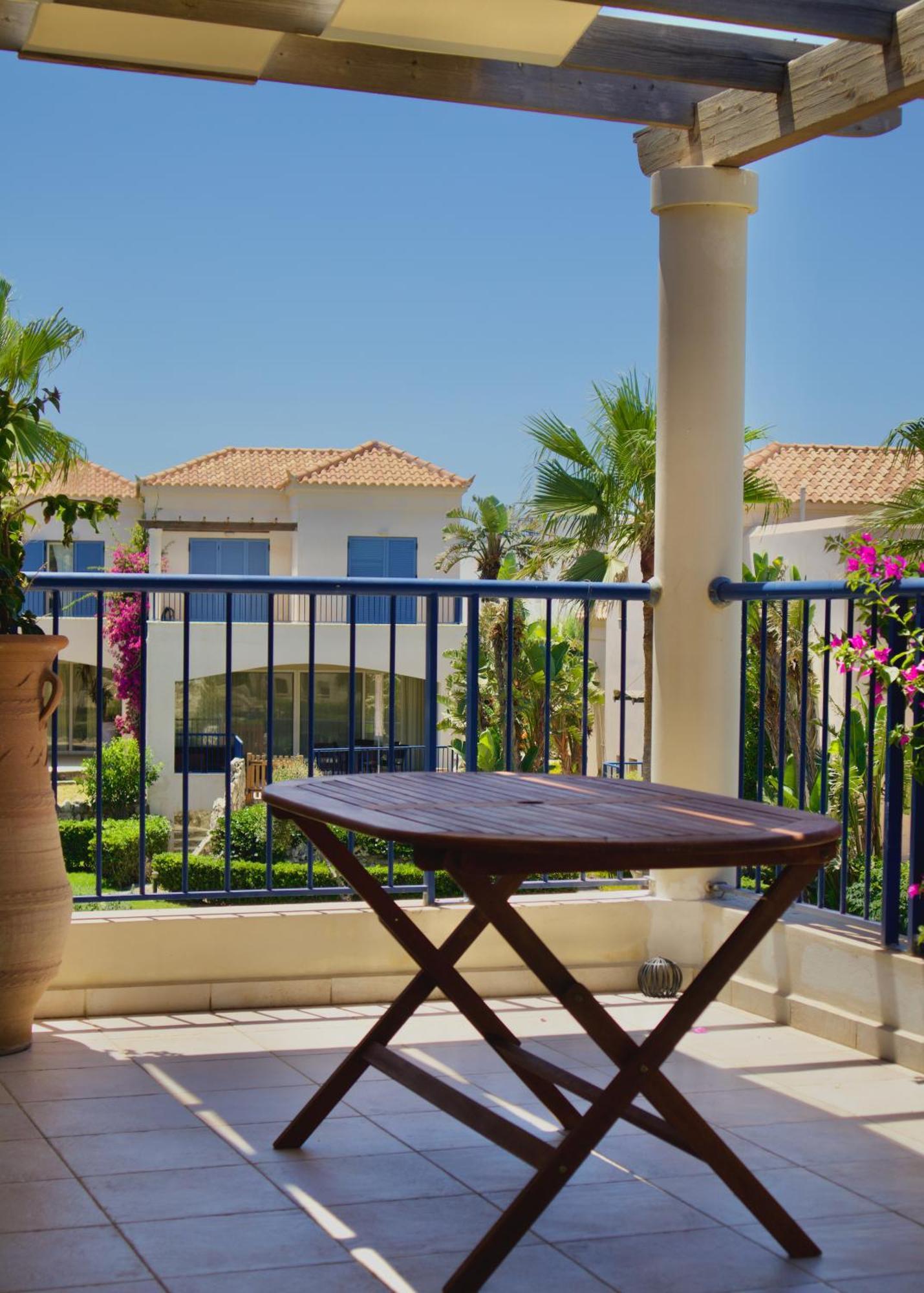 Resitour - Aphrodite Beachfront Pírgosz Pszilonéru Szoba fotó