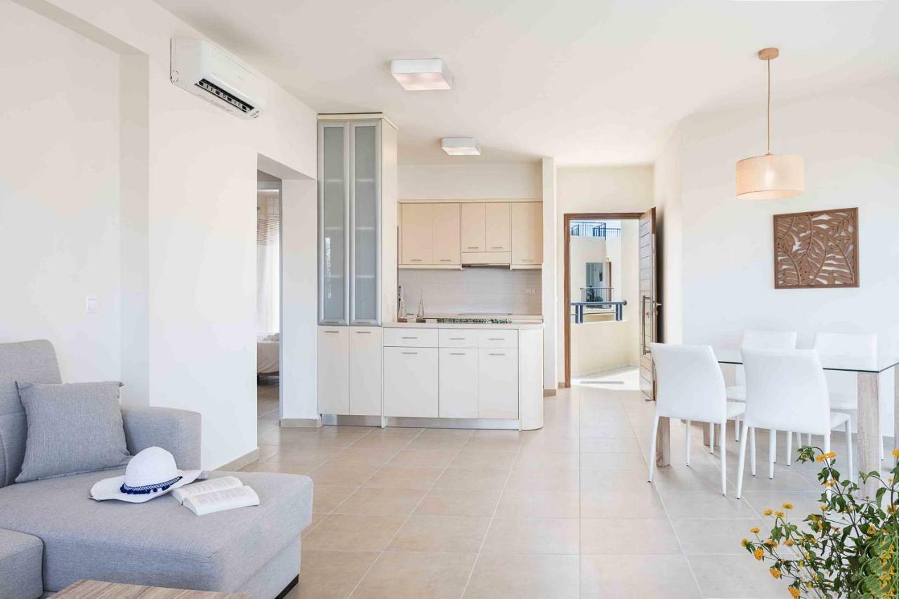 Resitour - Aphrodite Beachfront Pírgosz Pszilonéru Kültér fotó