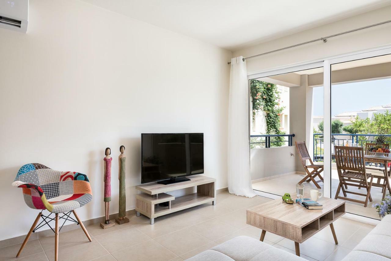 Resitour - Aphrodite Beachfront Pírgosz Pszilonéru Szoba fotó