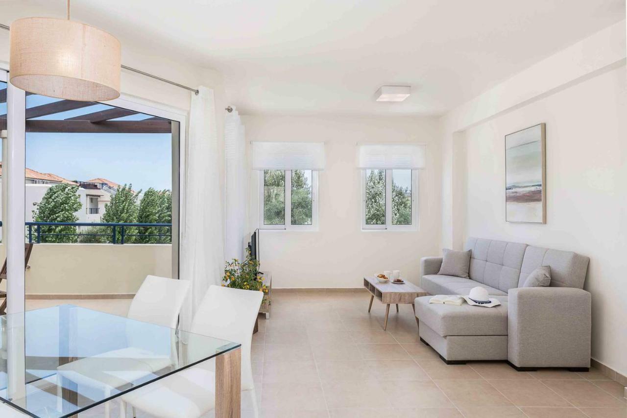Resitour - Aphrodite Beachfront Pírgosz Pszilonéru Kültér fotó
