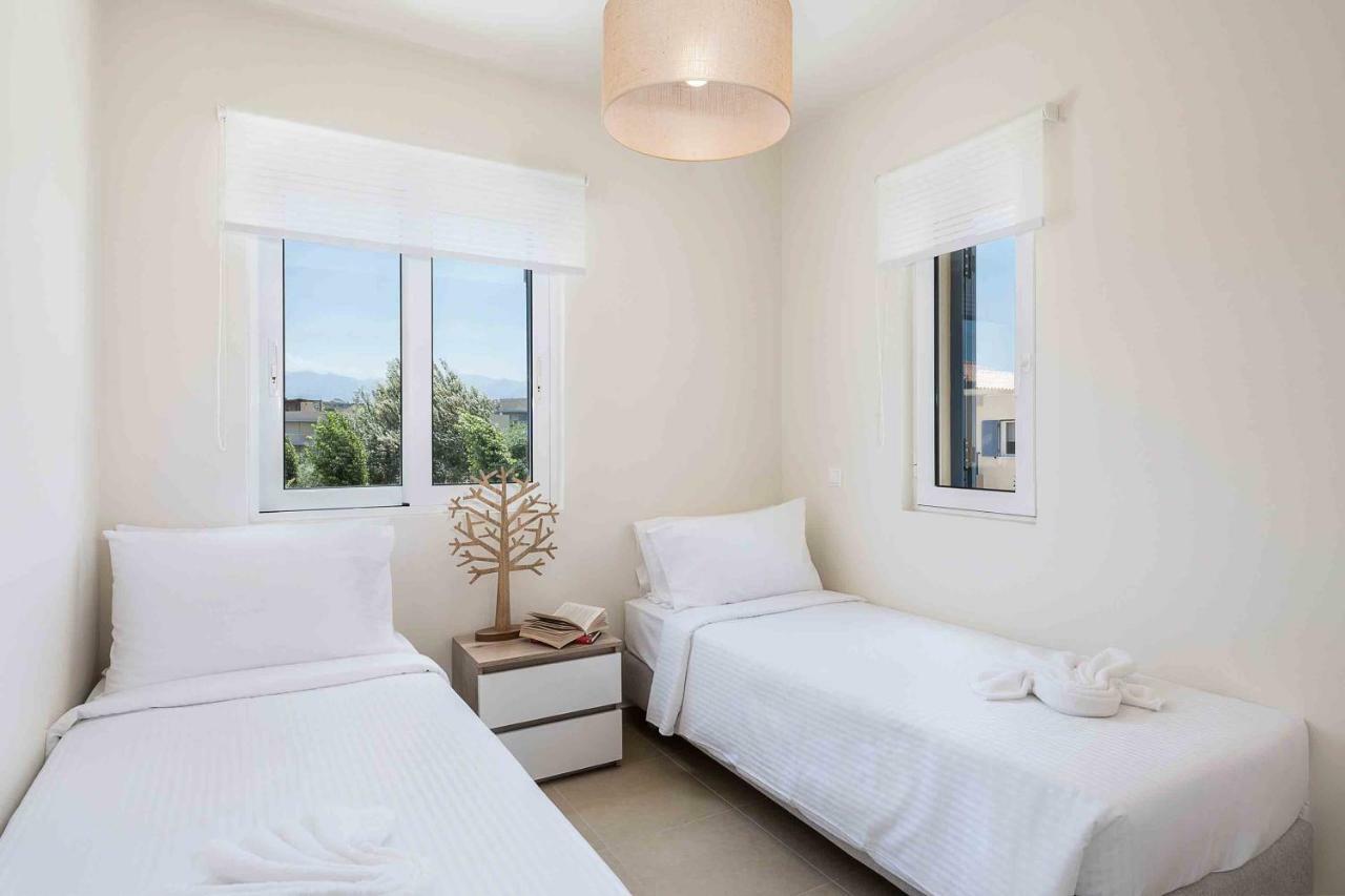 Resitour - Aphrodite Beachfront Pírgosz Pszilonéru Kültér fotó